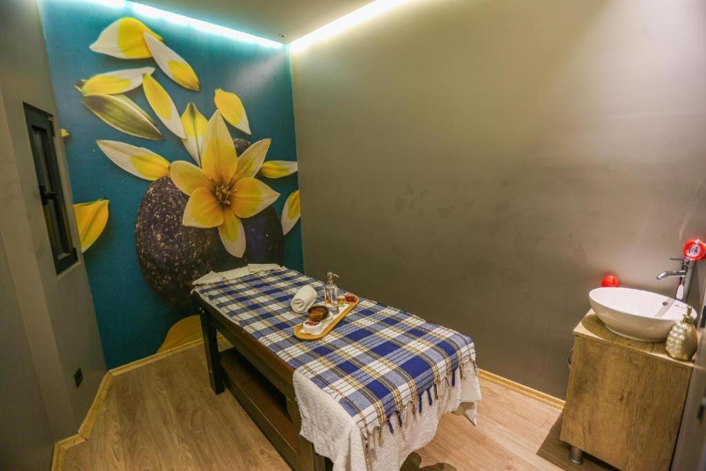 Royal Galata Hotel Istanbul Exterior photo