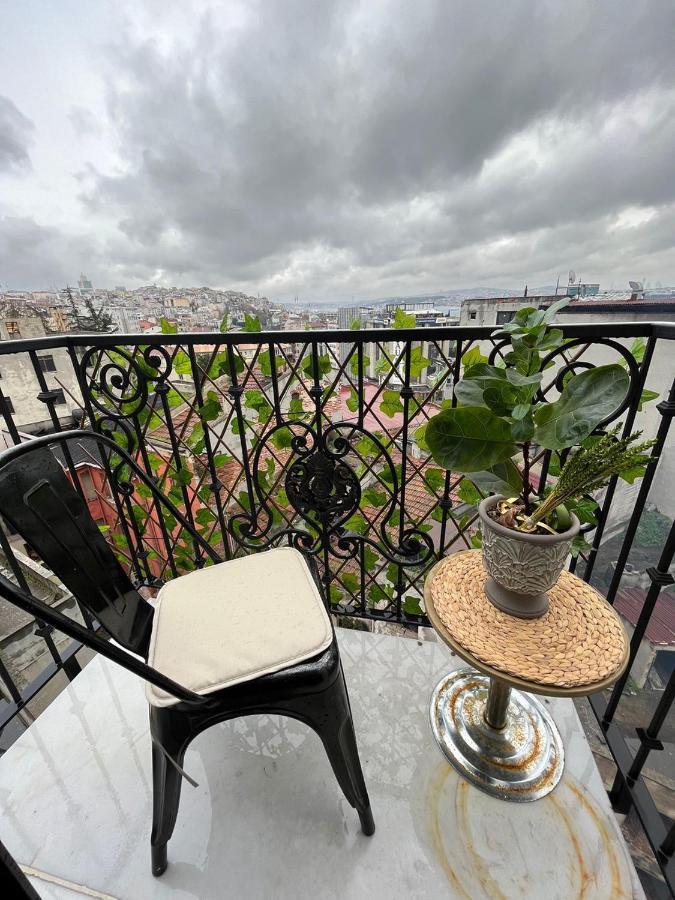 Royal Galata Hotel Istanbul Exterior photo